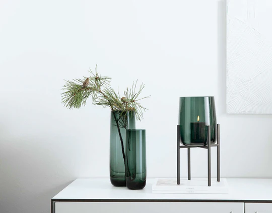 Ajana-Gruen-Windlicht-Vase-gruen-1_2358fad6-b4ee-4dfa-88a4-e930ac5fe912_540x.webp Vase, green (L)